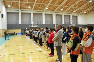 開会式であいさつする橋元町長