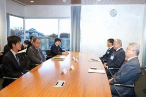 意見交換会を行う橋元町長