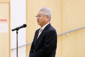 あいさつする橋元町長