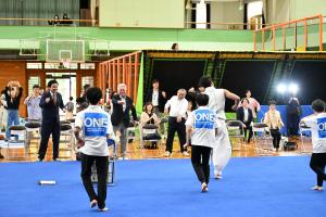 式典では山元体操を会場で体験
